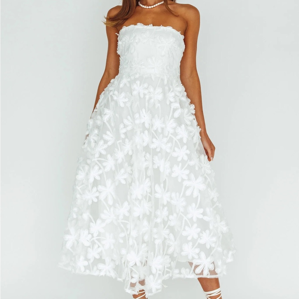 Selfie Leslie Strapless White Floral Dress